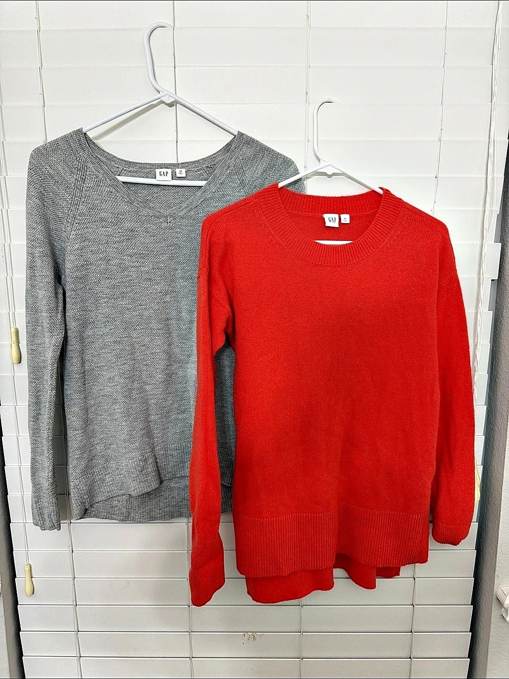 Gap 2PCS Women's Wool blend Sweaters Size XS Orange & Gray
